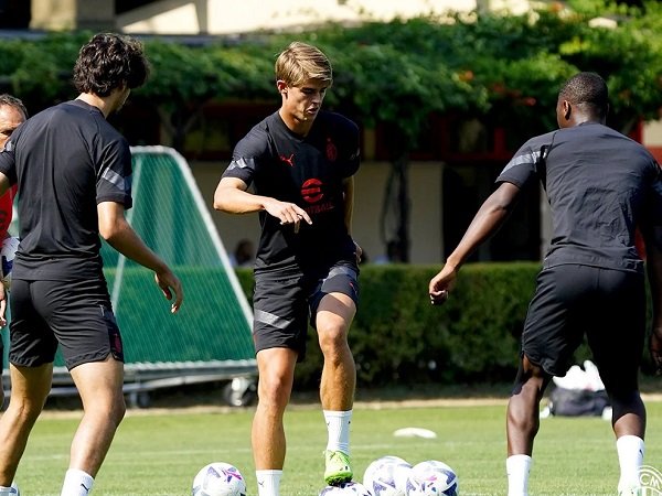 De Ketelaere Sebut Bakal Lakoni Debut Saat Milan Hadapi Vicenza