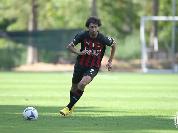 Adli Pilih Bela Aljazair Ketimbang Prancis, Apa Pengaruhnya Ke Milan?
