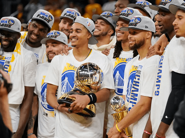 Golden State Warriors Dilema Turuti Permintaan Para Pemainnya