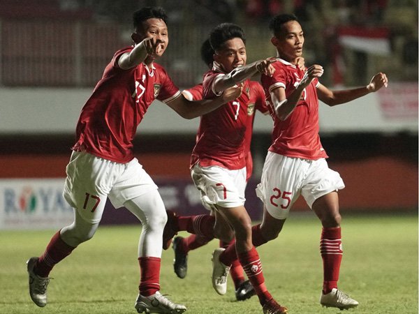 Eksekusi Penalti Nabil Asyura Bawa Timnas Indonesia U-16 ke Final