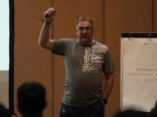 Robert Rene Alberts Resmi Mundur Dari Jabatan Pelatih Persib