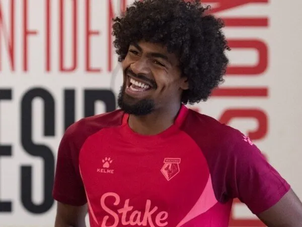 Hamza Choudhury dipinjamkan ke Watford.