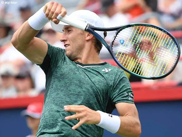 Casper Ruud jatuh bangun sebelum maju ke perempatfinal di Montreal