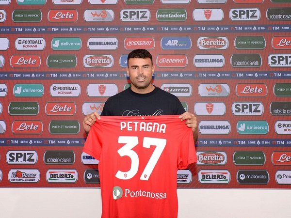 Napoli Resmi Pinjamkan Andrea Petagna ke Monza