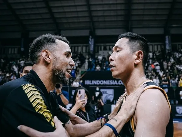 Xaverius Prawiro minta maaf gagal bawa Dewa United lolos ke semifinal IBL 2022.