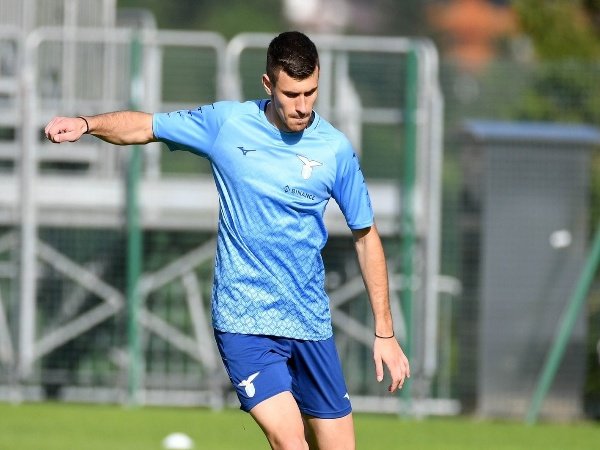 Terpinggirkan di Lazio, Dimitrije Kamenovic Masih Belum Menyerah