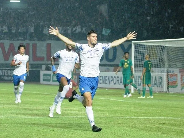 Bek Persib, Nick Kuipers