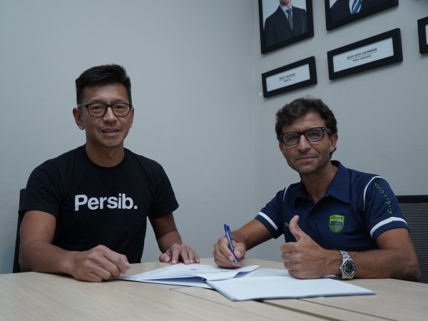Pertandingan Lawan PSM Jadi Debut Luis Milla Nahkodai Persib