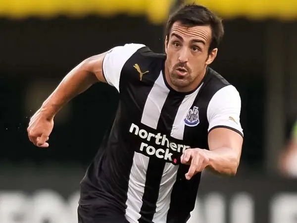 Mantan Bek Newcastle Lebih Pilih Liverpool Menang Pekan Ini