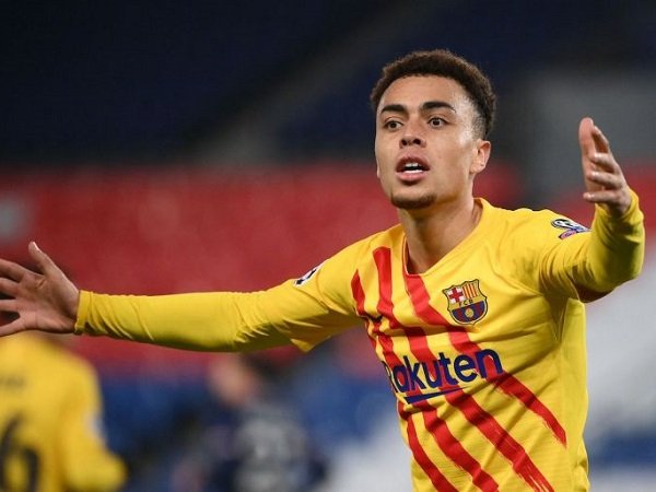 Sebelum Rekrut Sergino Dest, Milan Sempat Evaluasi Tiga Bek Kanan