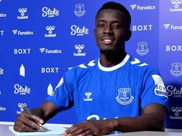 Gueye Senang Bisa Kembali ke Everton Musim Panas Ini