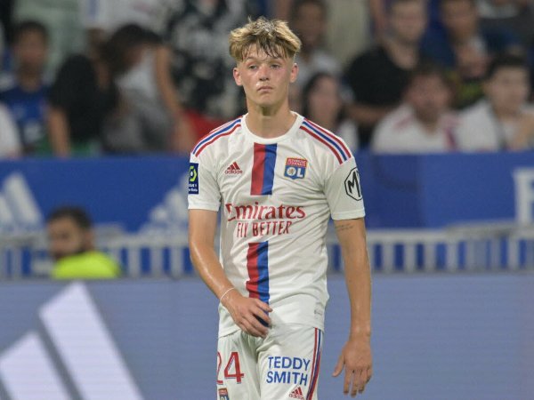 Johann Lepenant, Jangkar Baru di Lini Tengah Lyon