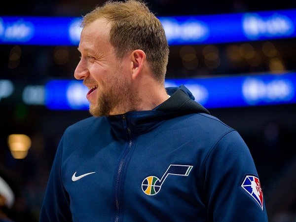 Joe Ingles Punya Alasan Selalu Pakai Sepatu Edisi Kobe di Lapangan