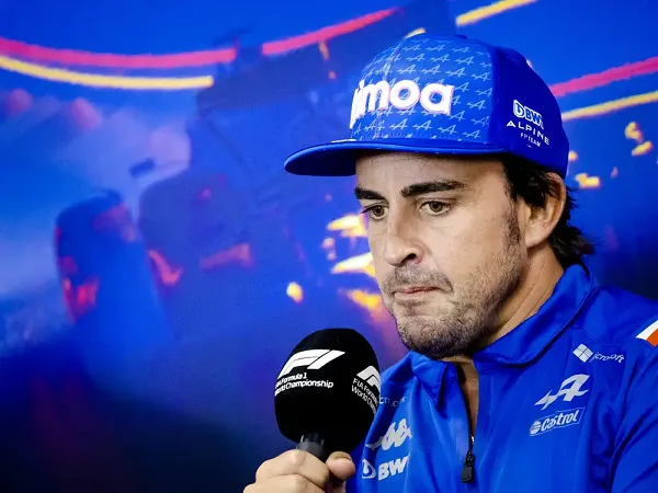 Fernando Alonso beberkan alasannya pindah tim ke Aston Martin.