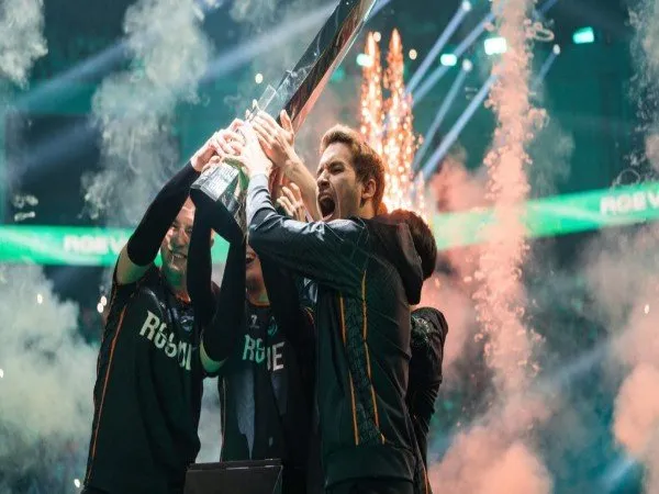 Dominan Atas G2 Esports, Rogue Raih Gelar Juara LEC Summer Split 2022