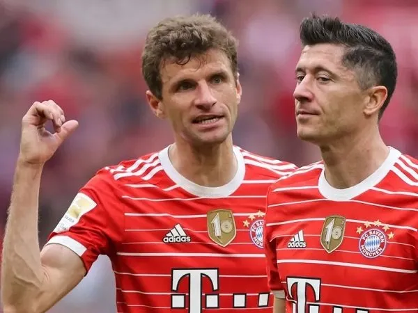 Thomas Muller saat masih bersama Robert Lewandowski. (Images: Getty)
