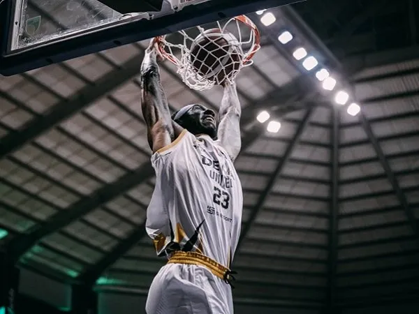Pebasket asing Dewa United Surabaya, Zoran Talley Jr. (Images: Dewa United Surabaya)