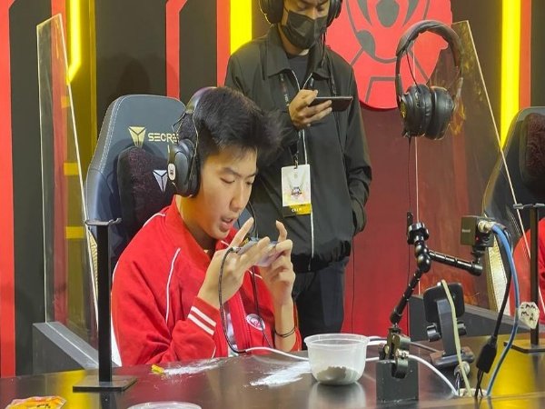 MPL ID Season 10: Maxx Bersinar, BTR Alpha Hadiahi "Telur" Kepada Aura Fire