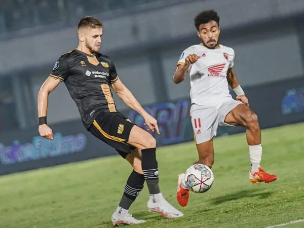 Gelandang Dewa United FC, Majed Osman