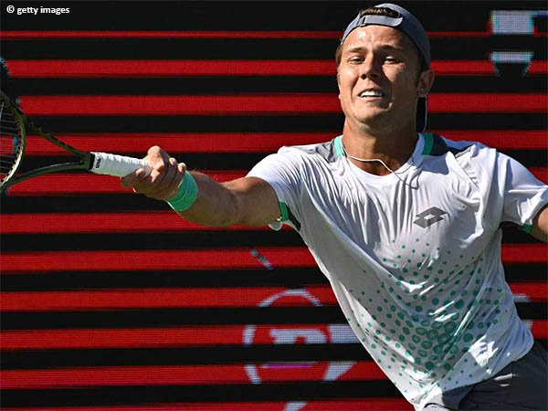 Debut Di Seoul, Aleksandar Kovacevic Bantai Miomir Kecmanovic