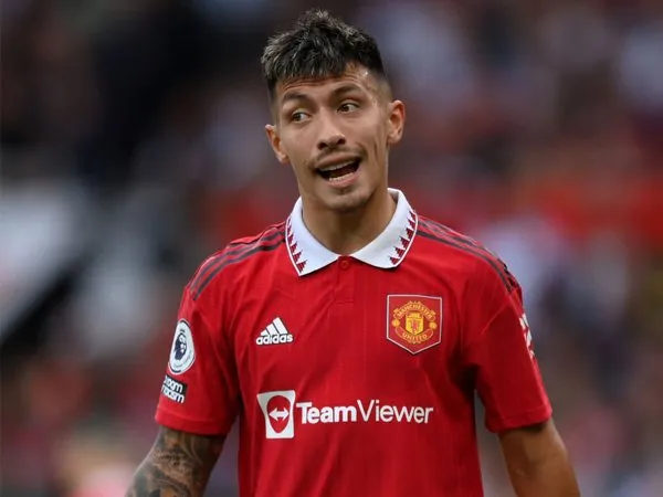 Bek Manchester United, Lisandro Martinez.