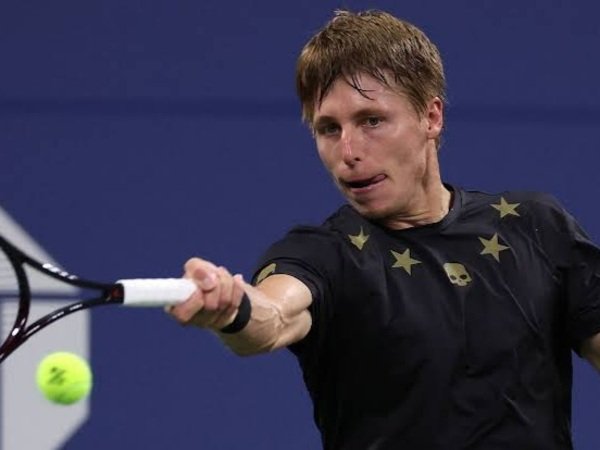 Ilya Ivashka Berjuang Habis-Habisan Atasi Mikael Ymer Di Sofia