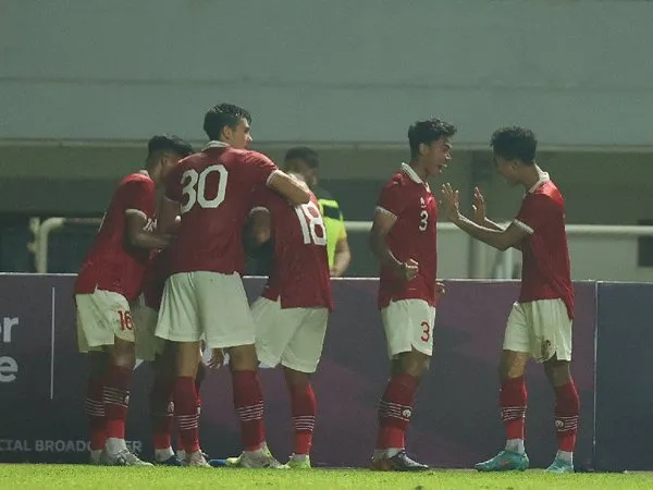 Pemain timnas Indonesia merayakan gol kedua ke gawang Curacao yang dicetak Dendy Sulistyawan