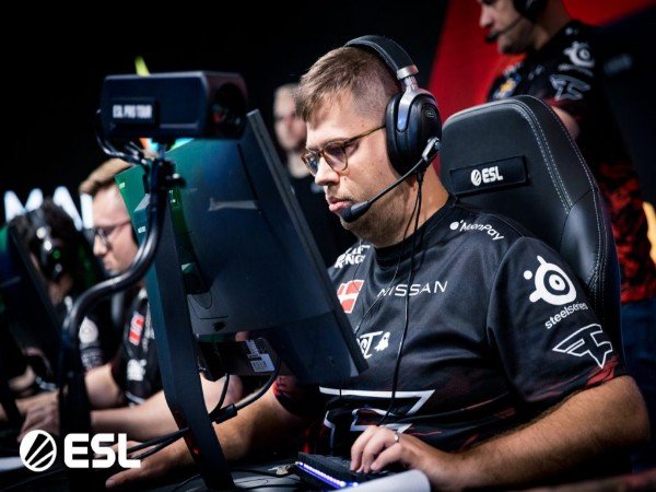 FaZe Clan & Team Liquid Tembus Perempat Final ESL Pro League Season 16