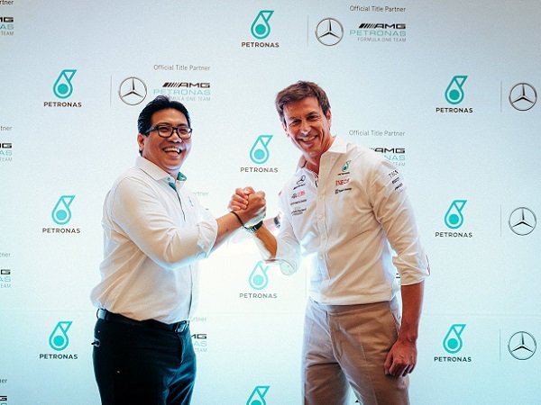 Mercedes Perpanjang Kontrak Kerja Sama dengan Petronas