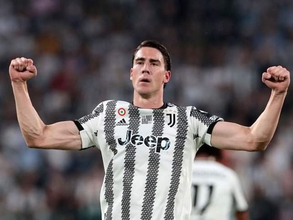 Legenda Serbia Sebut Dusan Vlahovic Punya Dua Masalah di Juventus