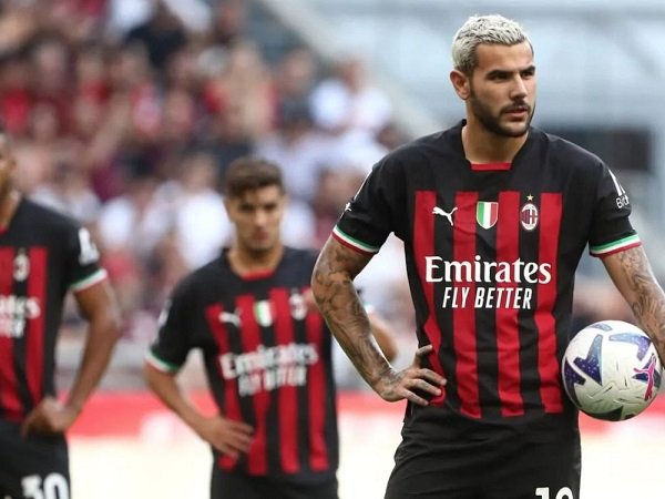 Theo Hernandez Bongkar Alasannya Bahagia di Milan