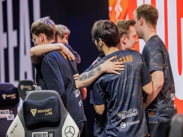 Fnatic dan JD Gaming Petik Kemenangan Kedua di Fase Grup Worlds 2022