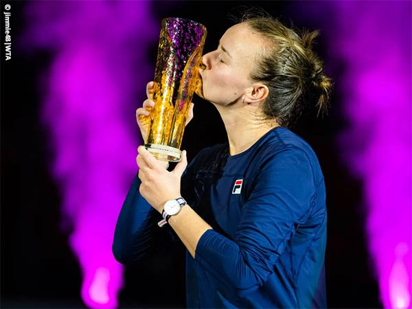 Ungguli Iga Swiatek, Barbora Krejcikova Bertahta Di Ostrava