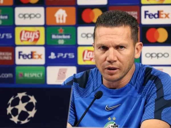 Manajer Maccabi Haifa, Barak Bakhar.