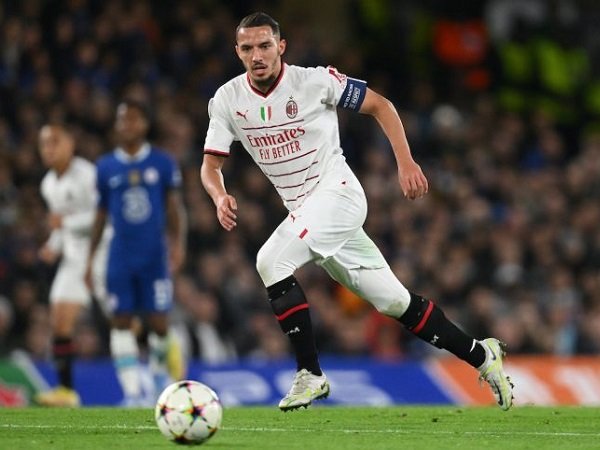 Milan Gelar Negosiasi Perpanjang Kontrak Bennacer