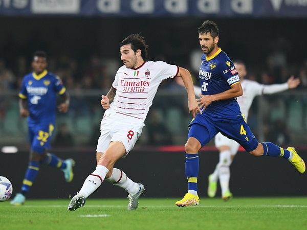Lagi-lagi Tonali Jadi Penyelamat, Milan Tampil Buruk Saat Tekuk Verona