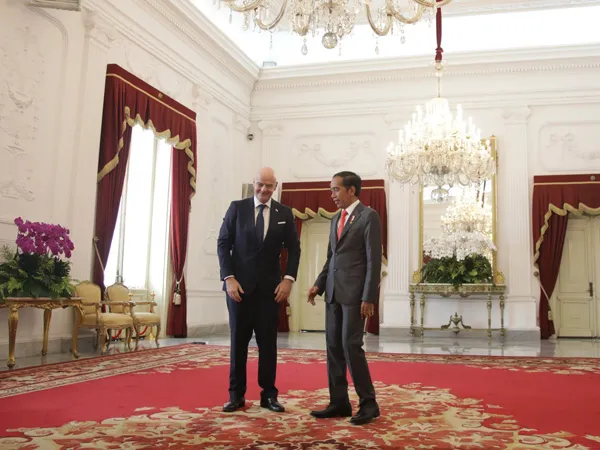 Presiden FIFA Gianni Infantino dan Presiden RI Jokowi