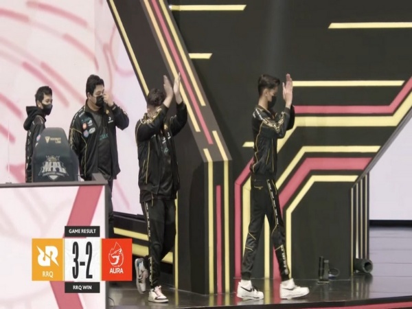 Playoff MPL ID S10: RRQ Hoshi Epic Comeback untuk Slot Final Upper Bracket