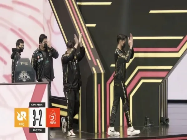 Playoff MPL ID S10: RRQ Hoshi Epic Comeback untuk Slot Final Upper Bracket
