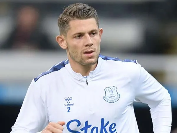 Bek Everton, James Tarkowski Diklaim Pemain Inggris Terbaik di Posisinya