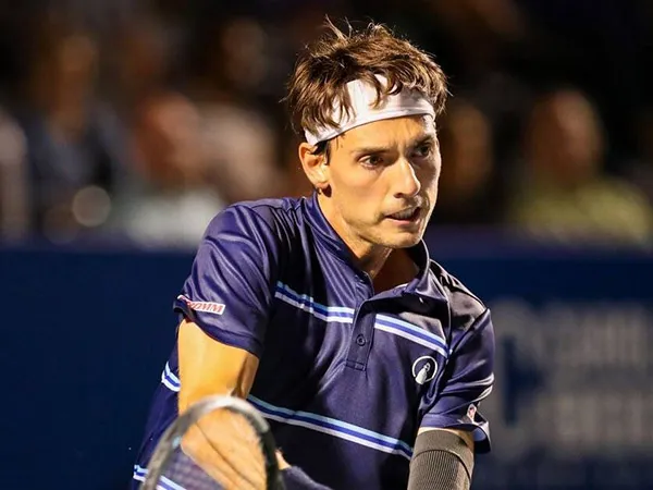 Marc Andrea Huesler jinakkan Jannik Sinner di laga pembuka Paris Masters