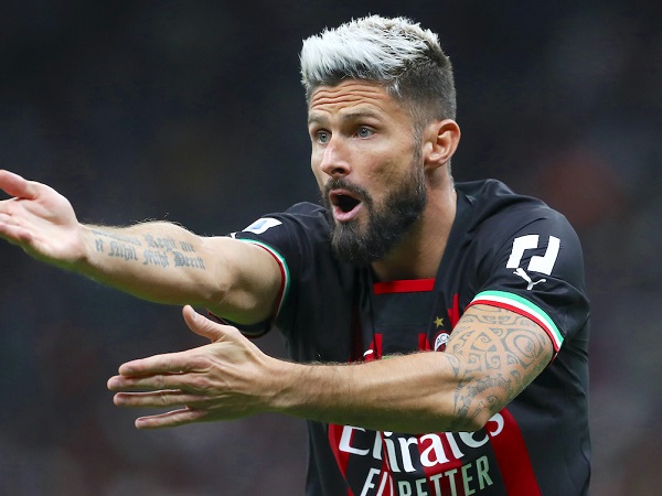 Milan Ingin Perpanjang Kontrak Giroud Sebelum Sempurnakan Lini Serang