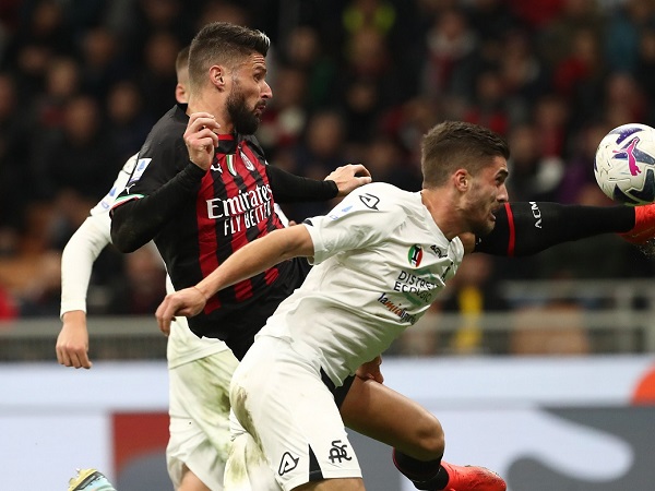Giroud Gagalkan Deja Vu Milan Dengan Gol Krusial Saat Lawan Spezia