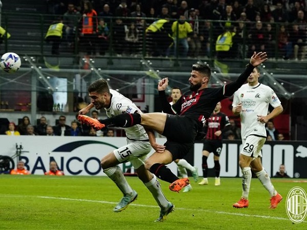 Magis Giroud Bawa Tiga Poin Krusial Untuk Milan Saat Jamu Spezia