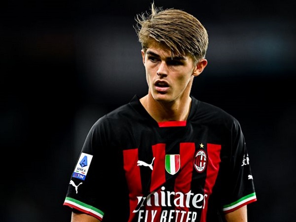 Rumor Transfer Ke Leeds dan Newcastle Tak Benar, Milan Percaya De Ketelaere