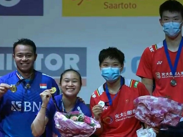 Rehan/Lisa Juara Ganda Campuran Hylo Open 2022