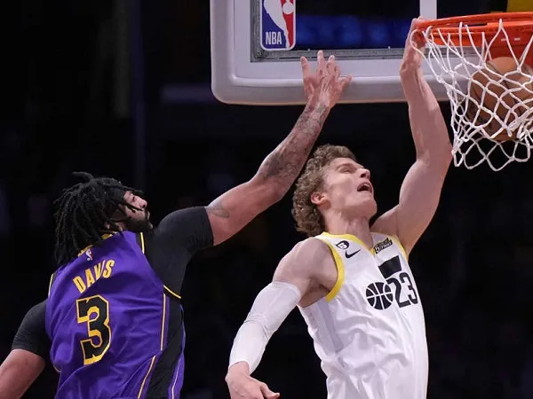 Pemain Utah Jazz, Lauri Markkanen bermain cemerlang melawan Los Angeles Lakers.
