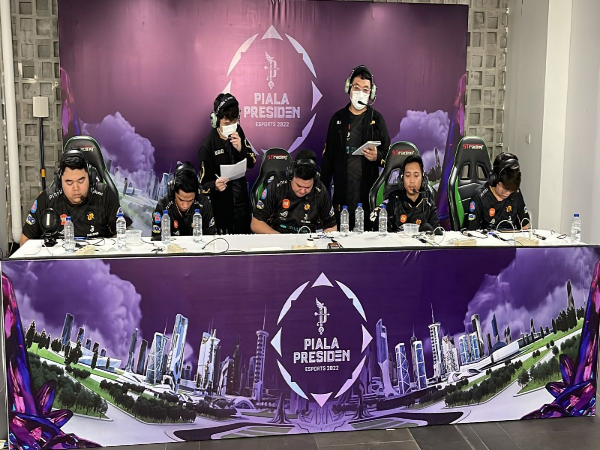 RRQ Hoshi Menangi El Clasico Piala Presiden Esports 2022 atas EVOS Legends