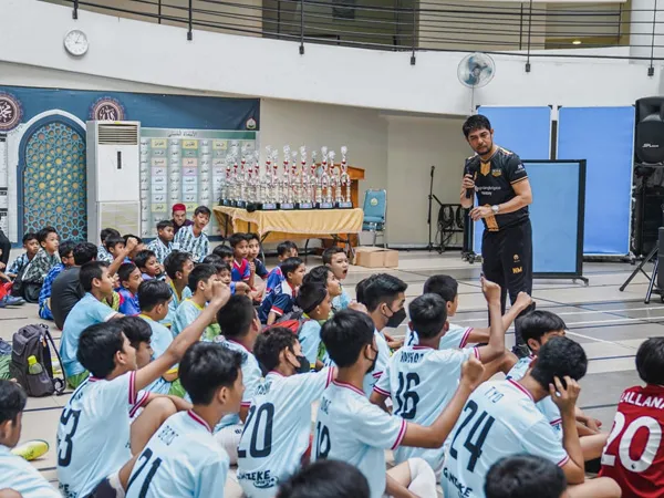 Dewa United FC Berikan Coaching Clinic di Sekolah, Ini Tanggapan Nilmaizar
