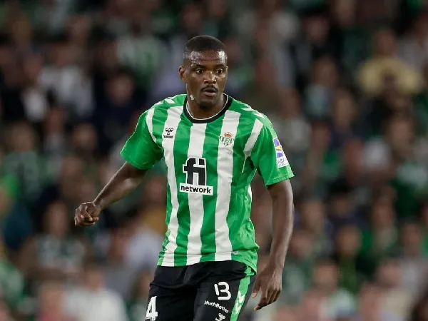 William Carvalho diperebutkan Arsenal dan Newcastle